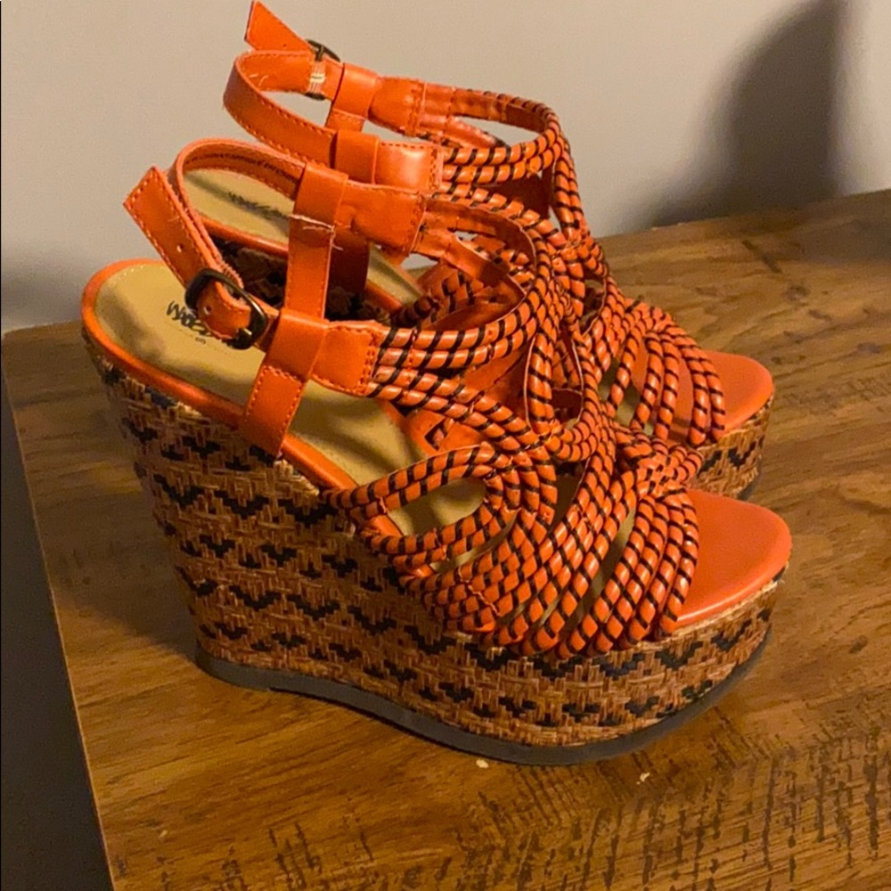 Orange wedges barely worn